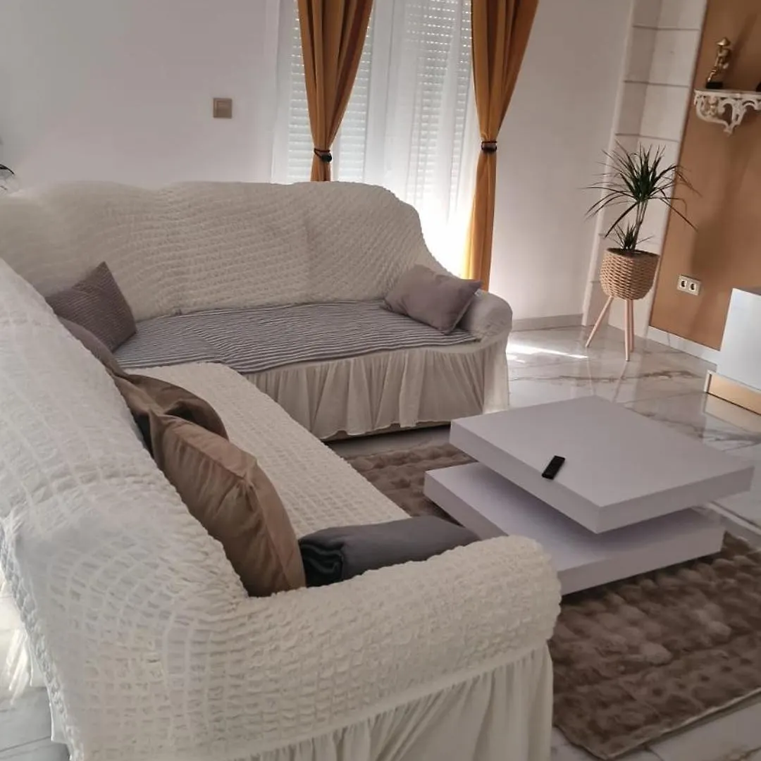 Apartmani Sandra - Trogir 0*,  Croatia