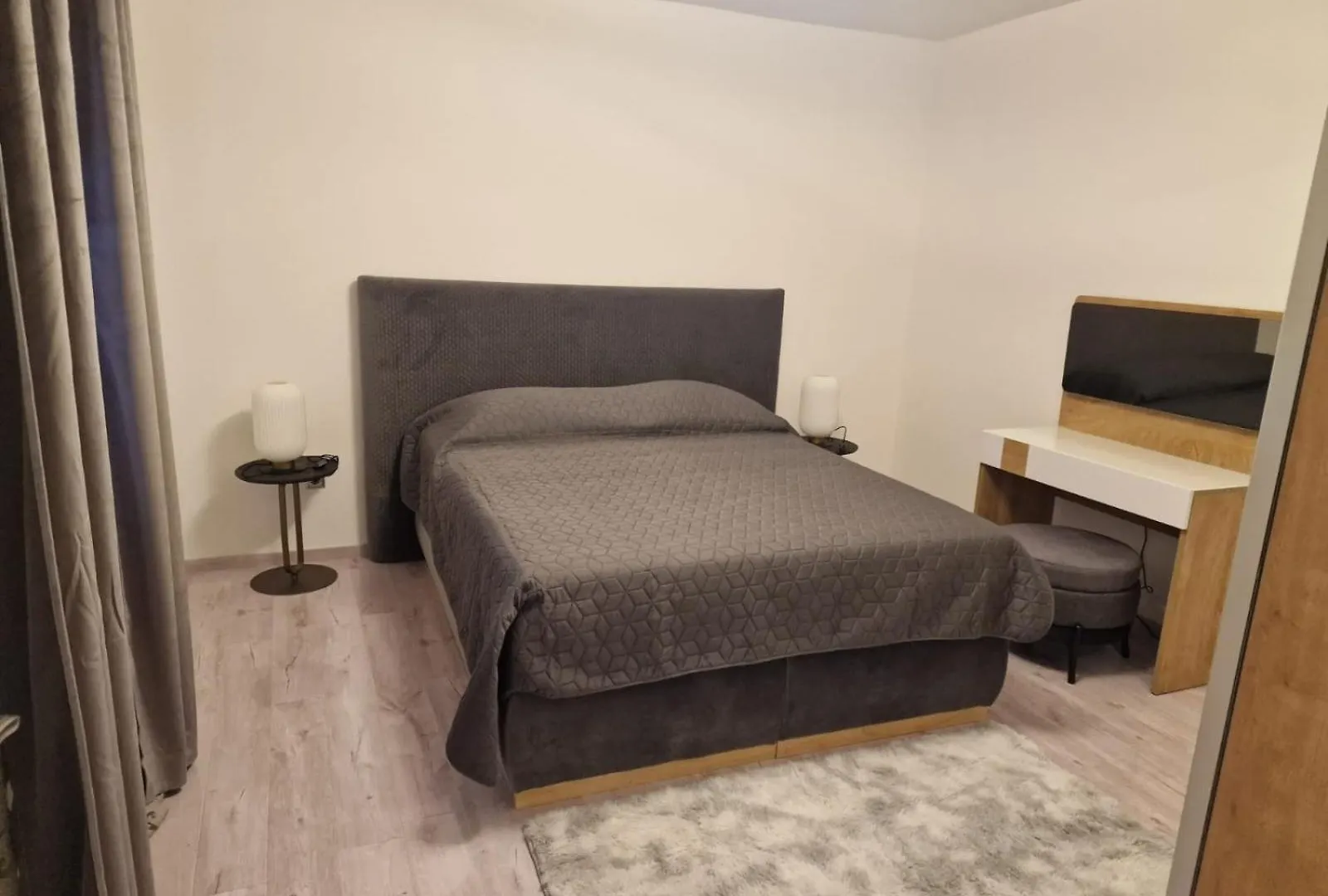 Apartmani Sandra - Trogir 0*,  Croatia